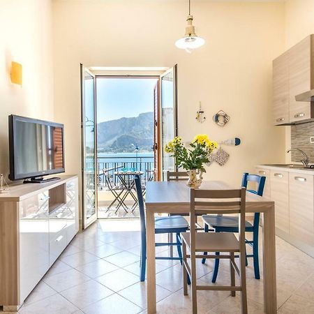 Casetta Vista Mare In Piazza A Mondello Palermo Eksteriør bilde