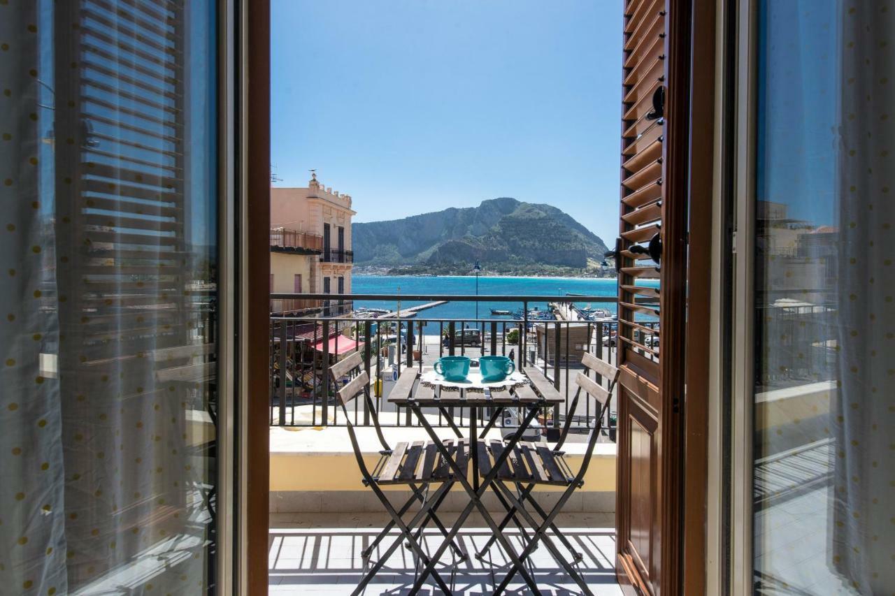 Casetta Vista Mare In Piazza A Mondello Palermo Eksteriør bilde