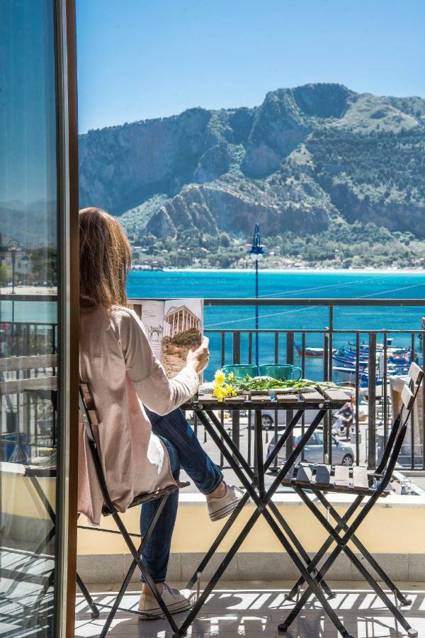 Casetta Vista Mare In Piazza A Mondello Palermo Eksteriør bilde