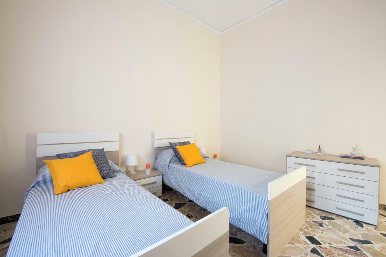Casetta Vista Mare In Piazza A Mondello Palermo Eksteriør bilde