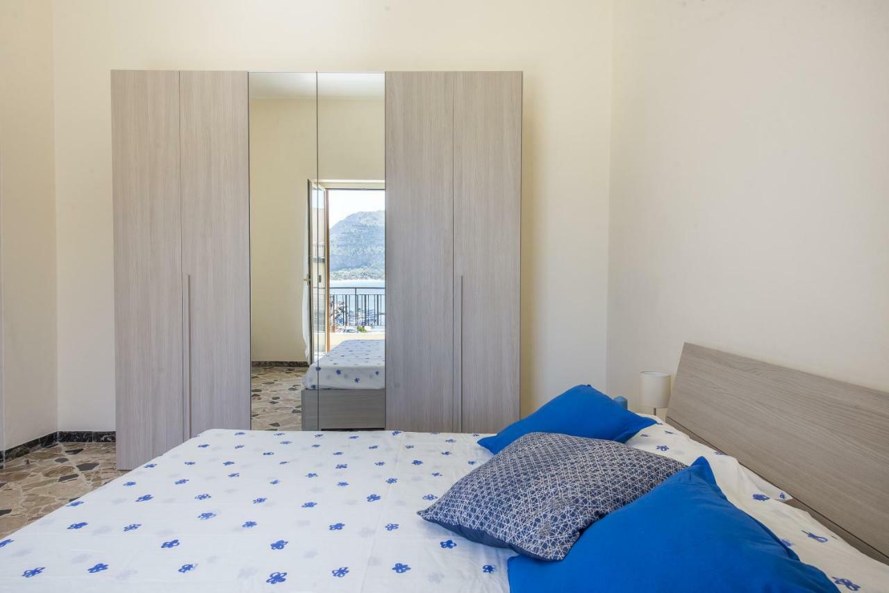 Casetta Vista Mare In Piazza A Mondello Palermo Eksteriør bilde