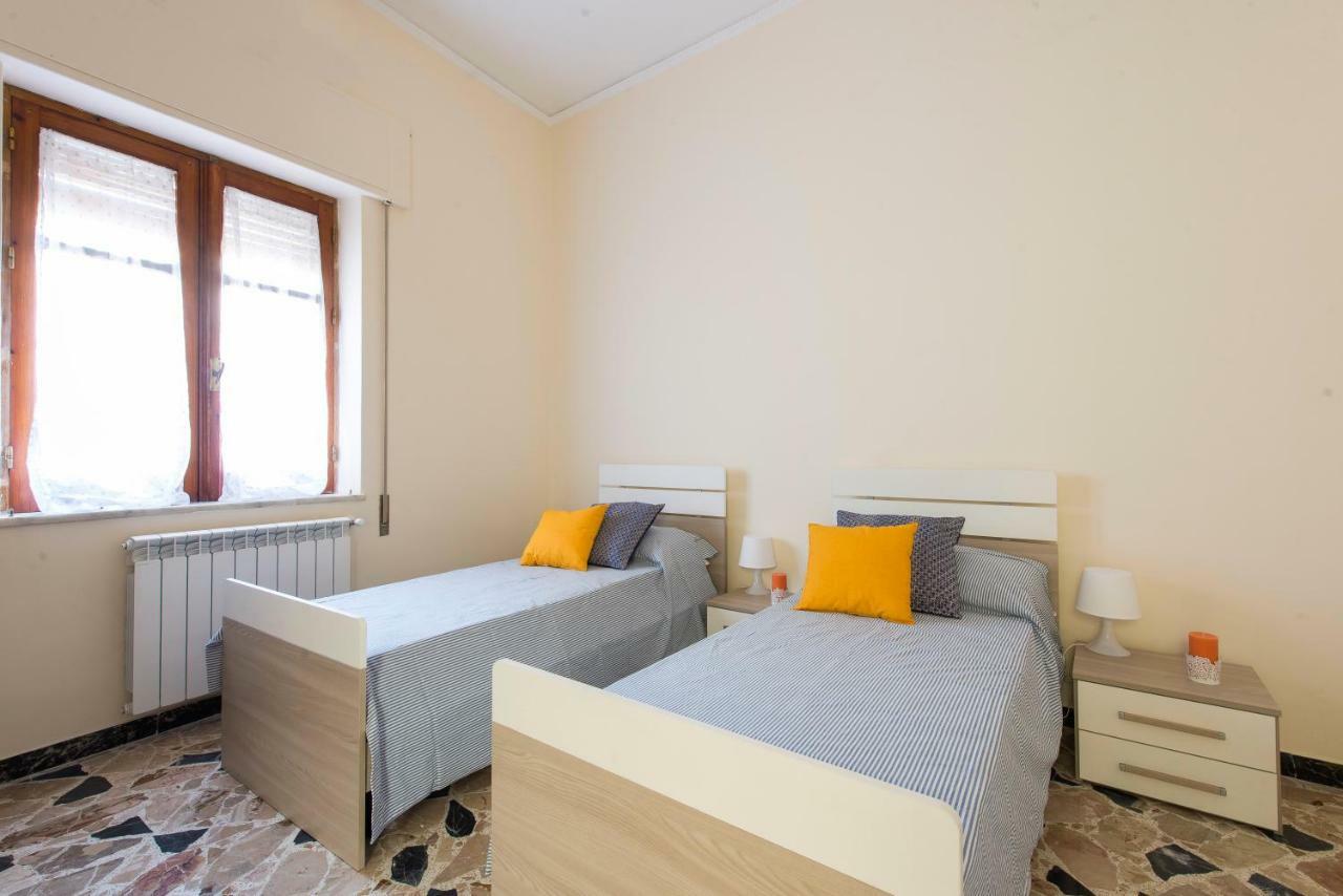 Casetta Vista Mare In Piazza A Mondello Palermo Eksteriør bilde