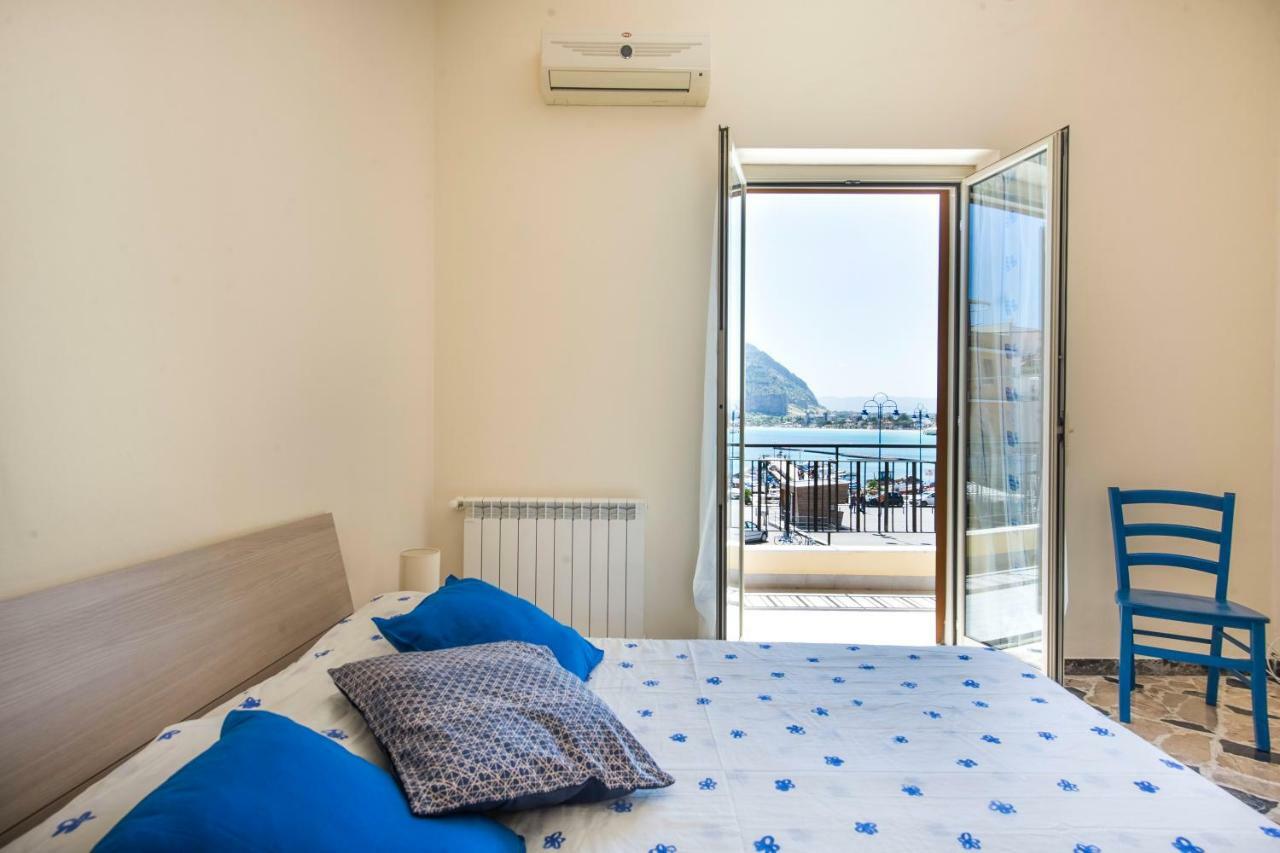 Casetta Vista Mare In Piazza A Mondello Palermo Eksteriør bilde