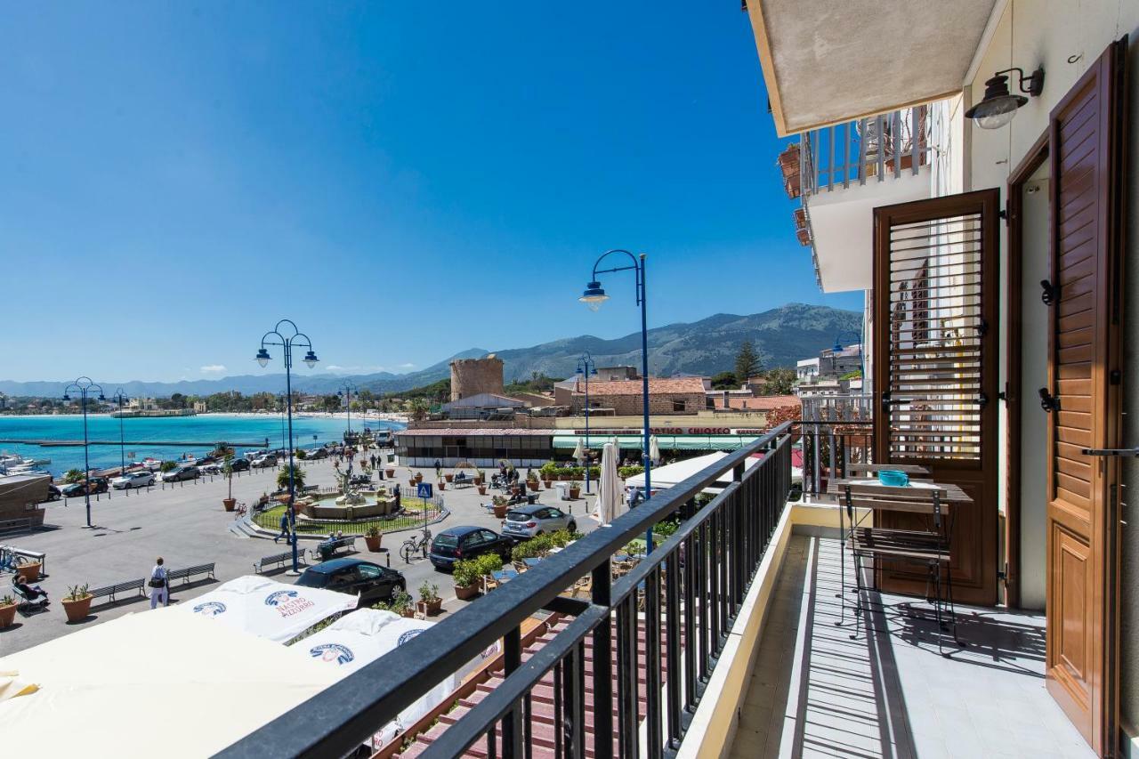 Casetta Vista Mare In Piazza A Mondello Palermo Eksteriør bilde