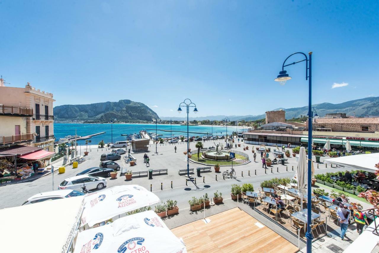 Casetta Vista Mare In Piazza A Mondello Palermo Eksteriør bilde