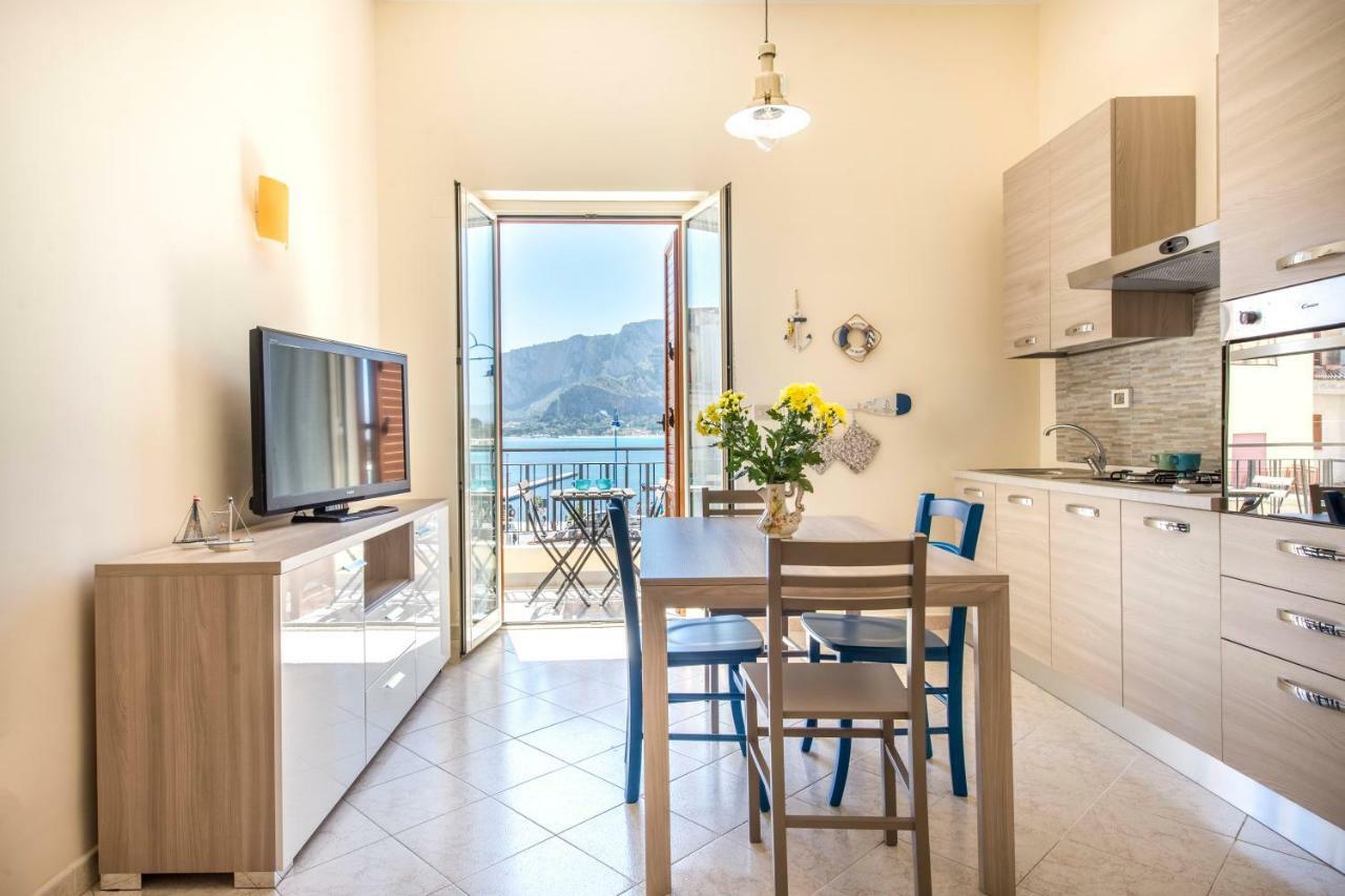 Casetta Vista Mare In Piazza A Mondello Palermo Eksteriør bilde