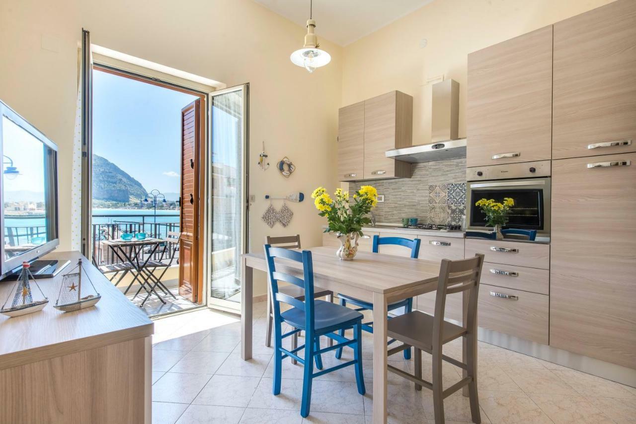 Casetta Vista Mare In Piazza A Mondello Palermo Eksteriør bilde